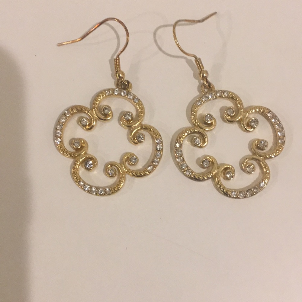 Gold earring